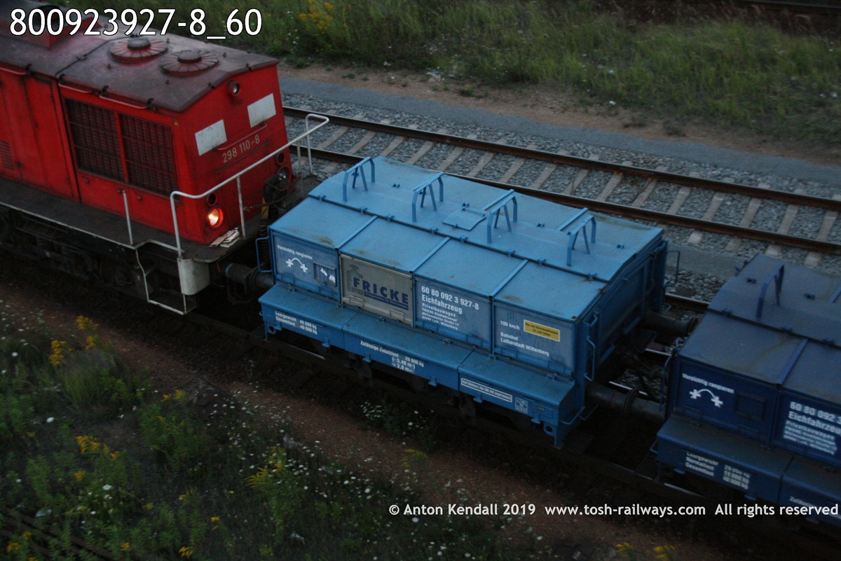 800923927-8_60.jpg